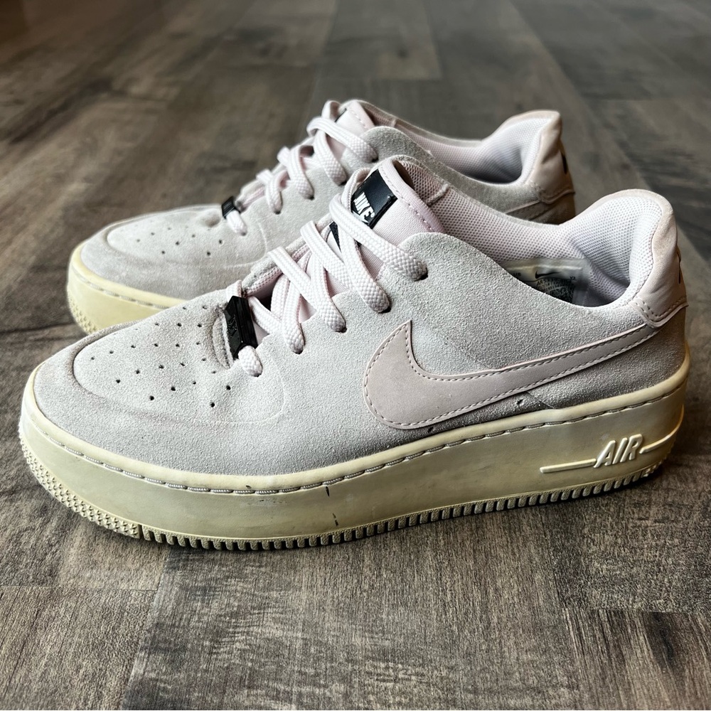 Nike Women's Sneakers in Light Pink and Cream